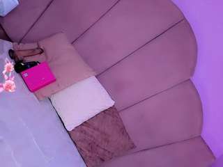 EvaaMooree live webcam show