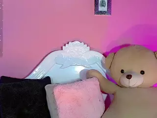 EvaaMooree's Live Sex Cam Show