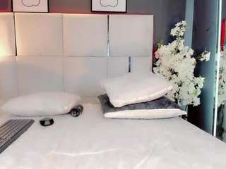 manellyksparklee Live Webcam on CamSoda