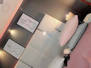 le modèle manellyksparklee est en webcam porno dans un show sur le site camsoda, il possède les tags suivants: 19,anal-toys,black hair,brown eyes,fetish,lean,no drinking,no smoking,spank,tease,teen 18,young adult,hd,latin