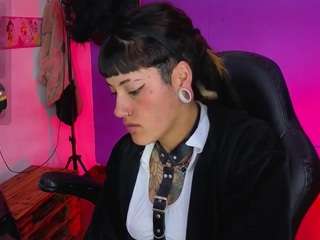  charlottewhite-1 chat room