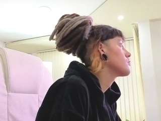  charlottewhite-1 chat room