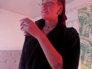 charlottewhite-1 Live Webcam on CamSoda