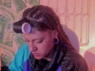 charlottewhite-1's CamSoda show and profile