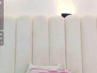 cherry-welll Live Webcam on CamSoda