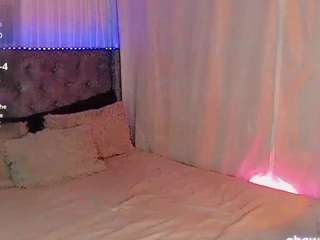 emamichaelss Live Webcam on CamSoda