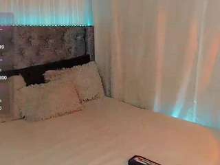 emamichaelss Live Webcam on CamSoda