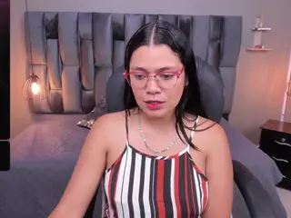 lulu-lopezz's Live Sex Cam Show