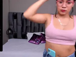 lulu-lopezz's Live Sex Cam Show