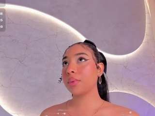 sweet-arii's CamSoda show and profile