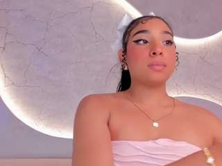 Live webcam model sweet-arii on Soda Cams