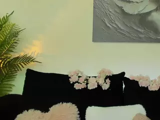 MikaFyre's Live Sex Cam Show