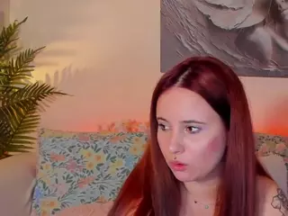 MikaFyre's Live Sex Cam Show