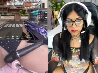 GreiceGames's Live Sex Cam Show