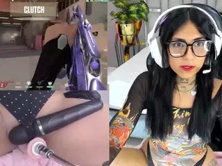 GreiceGames's Live Sex Cam Show