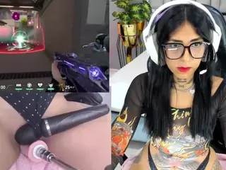 GreiceGames's Live Sex Cam Show
