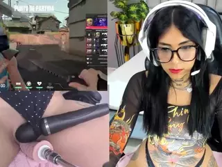 GreiceGames's Live Sex Cam Show
