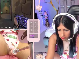 GreiceGames's Live Sex Cam Show