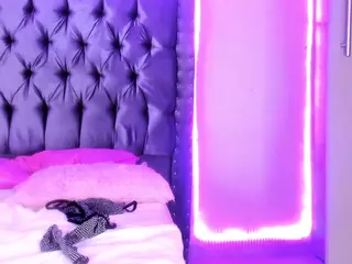 Kim-Baker2's Live Sex Cam Show
