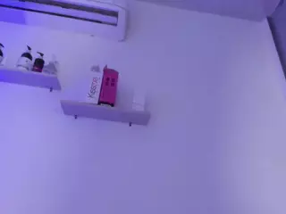Kim-Baker2's Live Sex Cam Show