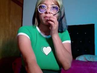 princess-nahia23 webcam