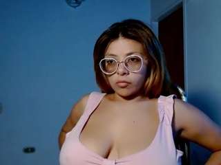 princess-nahia23 webcam