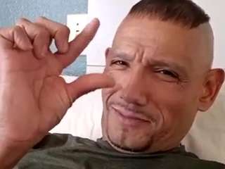 leosjoec webcam model