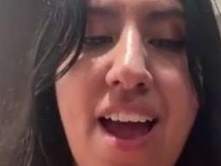 Live webcam model nerdgirl314 on Soda Cams