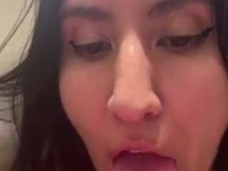 Live webcam model nerdgirl314 on Soda Cams