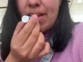 Live webcam model nerdgirl314 on Soda Cams