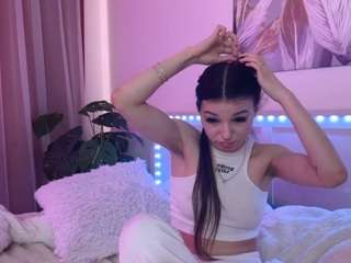 mackenzie-foy webcam