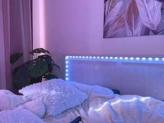 mackenzie-foy webcam