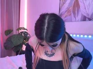 Live webcam model mackenzie-foy on Soda Cams