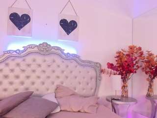 niacolussi Live Webcam on CamSoda
