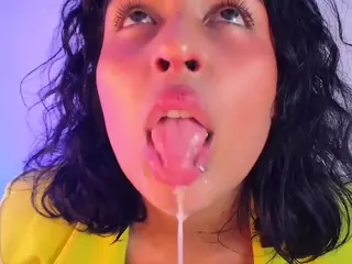 Xia Phoenix's Live Sex Cam Show