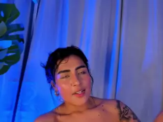 Xia Phoenix's Live Sex Cam Show