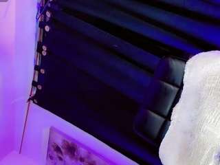 paola-foster Live Webcam on CamSoda