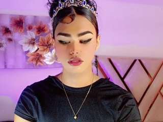 paola-foster's CamSoda show and profile