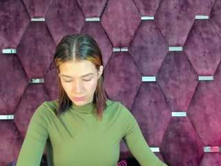 the-queens Live Webcam on CamSoda