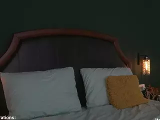 AlyonaqueenX's Live Sex Cam Show