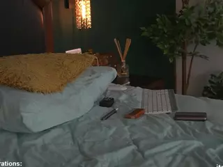 AlyonaqueenX's Live Sex Cam Show