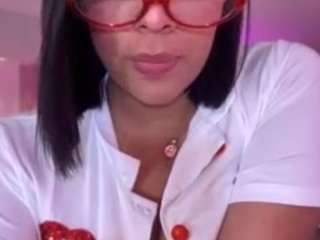 Live webcam model antonellamorelli on Soda Cams