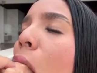 Live webcam model antonellamorelli on Soda Cams