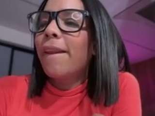 Live webcam model antonellamorelli on Soda Cams