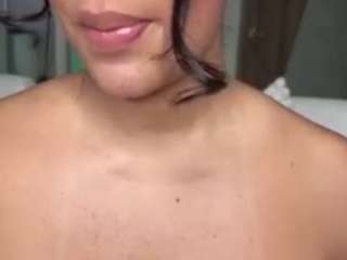 Live webcam model antonellamorelli on Soda Cams