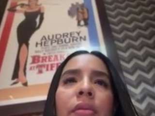 Live webcam model antonellamorelli on Soda Cams