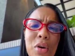 antonellamorelli Live Webcam on CamSoda