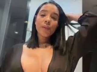 Live cam show with AntonellaMorelli