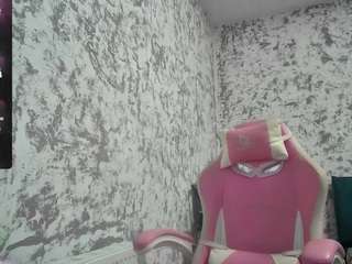 mistressmmm, female webcam model,  years old, on live webcam