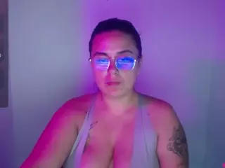 Lynn W's Live Sex Cam Show
